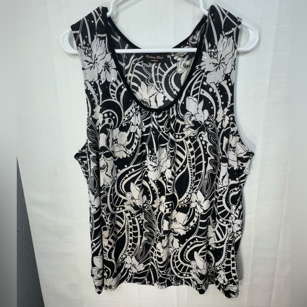 BRITTANY BLACK Blouse Size XL Grayish White w/Black Waves Spandex